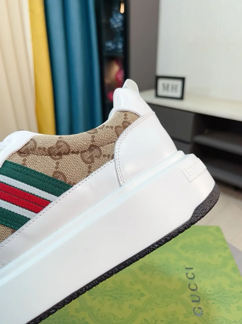 Men's shoes 💰458🌹🌹[GUCCI] Gucci's new lace-up casual men's shoes are on the market first, and the materials and workmanship are superior to all versions on the market. The highest quality shipped first-layer cowhide with imported original perforated materials➕Genuine leather lining, privately molded soft outsole, high foot comfort, imported special materials highlight the brand's unique charm, high-end customization 38-44